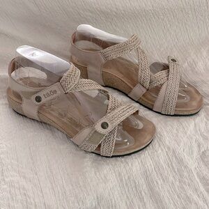 Taos sandals